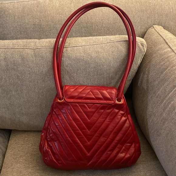 Chanel Quilted Vintage Flap Bag - Picture 3 of 14